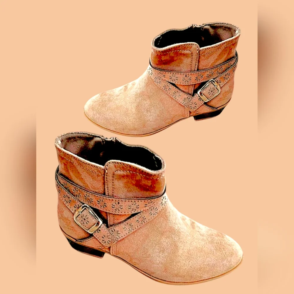 Like New Girls Sz4 Suede Ankle Boots ZipUp Adjst Wrap Strap w Cute Starbursts